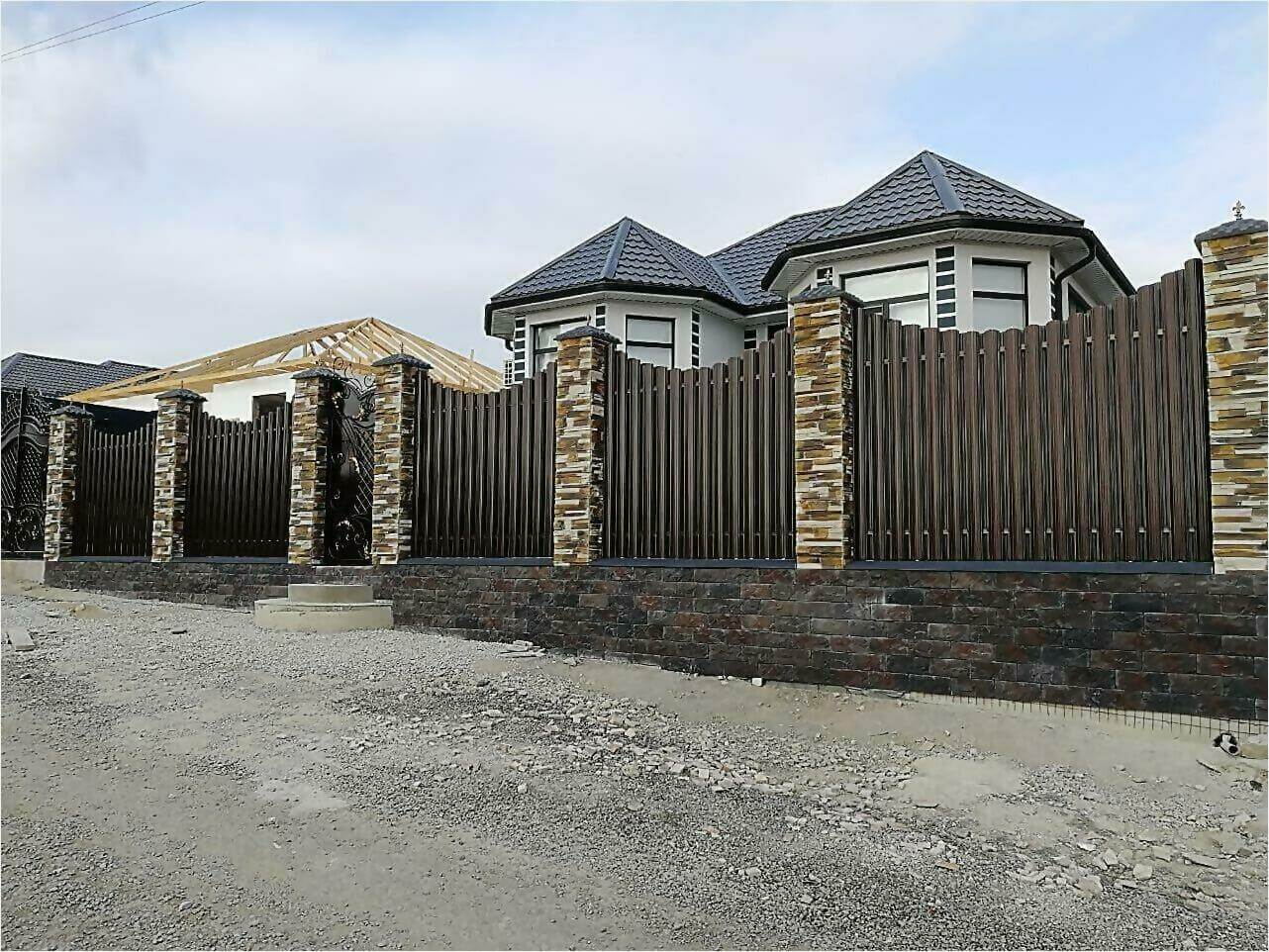 забор из штакетника 110м фото3 в Махачкале