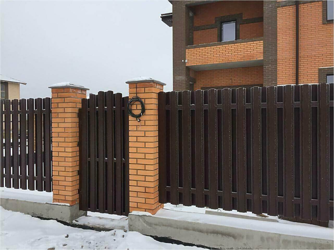 Забор из штакетника 95м фото2 в Махачкале