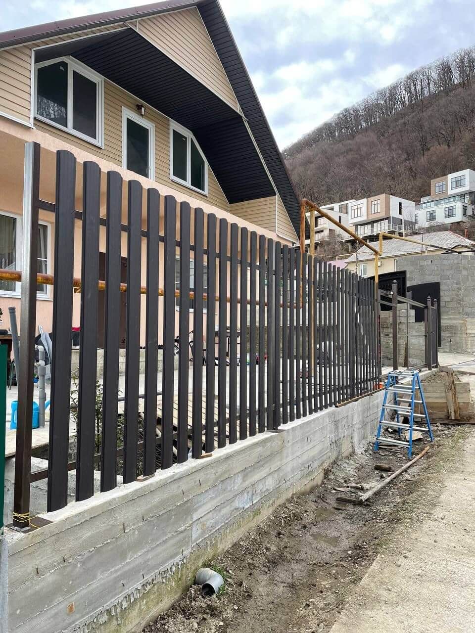 Забор из штакетника 35м RAL8019 Темный Шоколад МАТТЕ в Махачкале