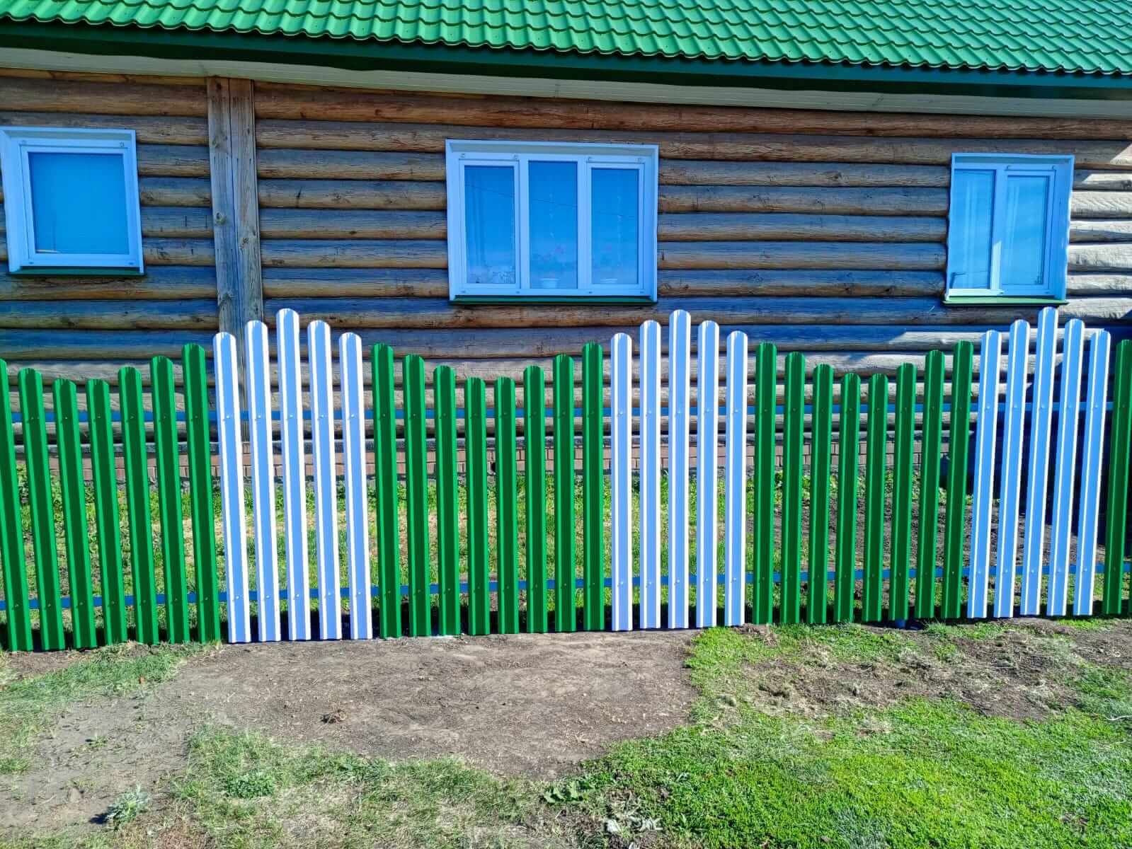 Забор из штакетника 18м в двух цветах RAL9003 Белый + RAL6029 Зеленая Мята в Махачкале