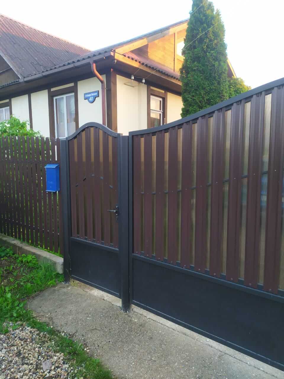 Забор из штакетника ЭКО-М 16м RAL8017 полиэфирная эмаль фото 1 в Махачкале