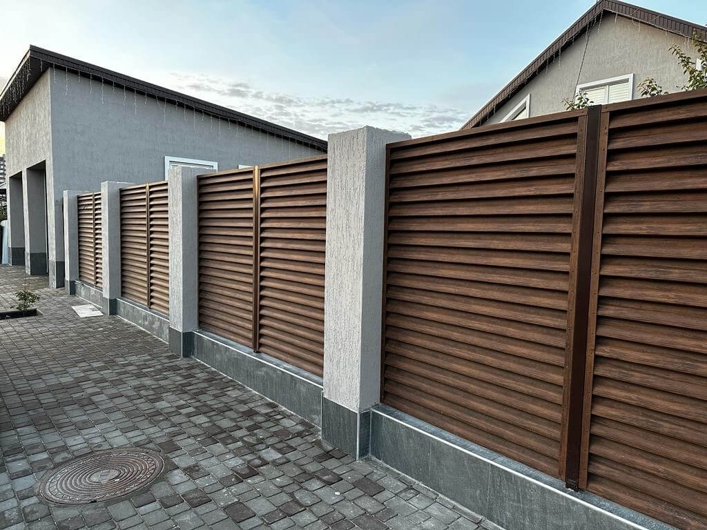 Забор-жалюзи из ламелей Еврожалюзи 23м Каштан Printech фото 2 в Махачкале