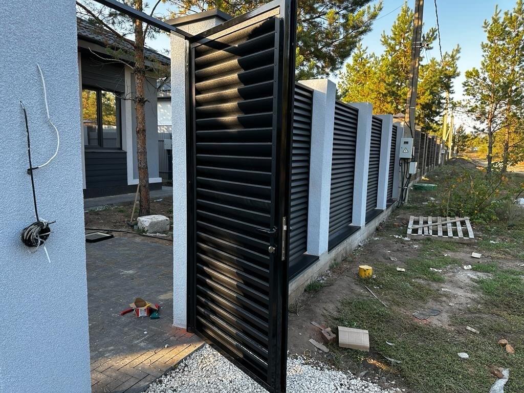 Забор-жалюзи 18м RAL9005/9005 Черный двухсторонний МАТТЕ фото 6 в Махачкале