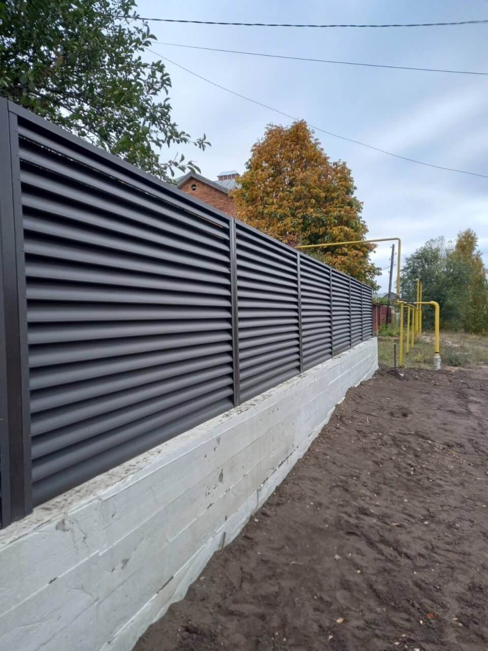 Забор из ламелей еврожалюзи 34м RAL8019/8019 Темный Шоколад двусторонний МАТТЕ в Махачкале