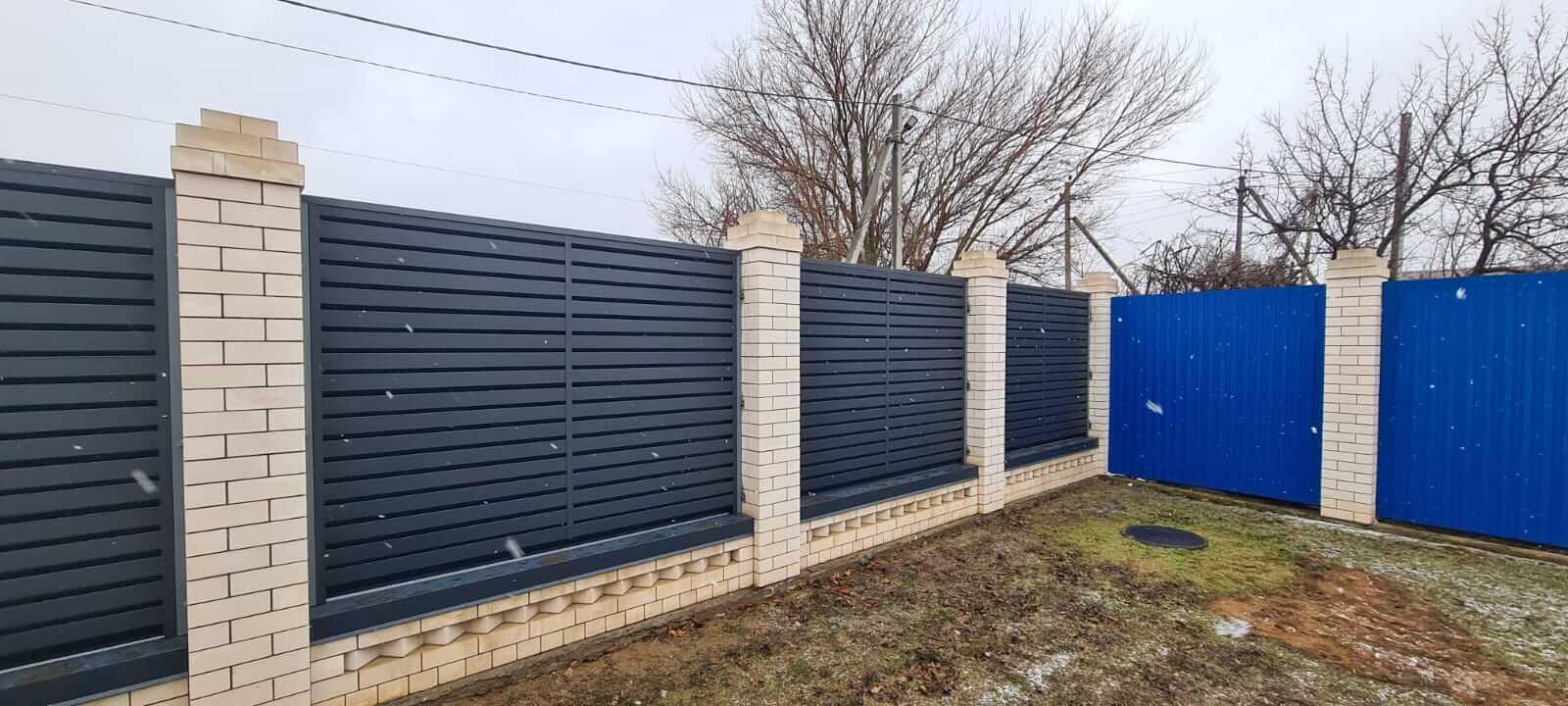 Забор-жалюзи из ламелей Хай-Тек 23м RAL7024/7024 Серый Графит двусторонний МАТТЕ фото 6 в Махачкале