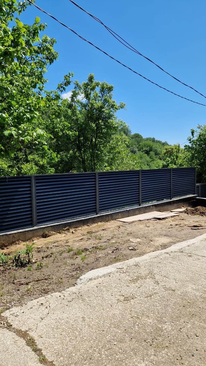 Забор-жалюзи из ламелей еврожалюзи 23м RAL7024/7024 Серый Графит двусторонний МАТТЕ фото 2 в Махачкале