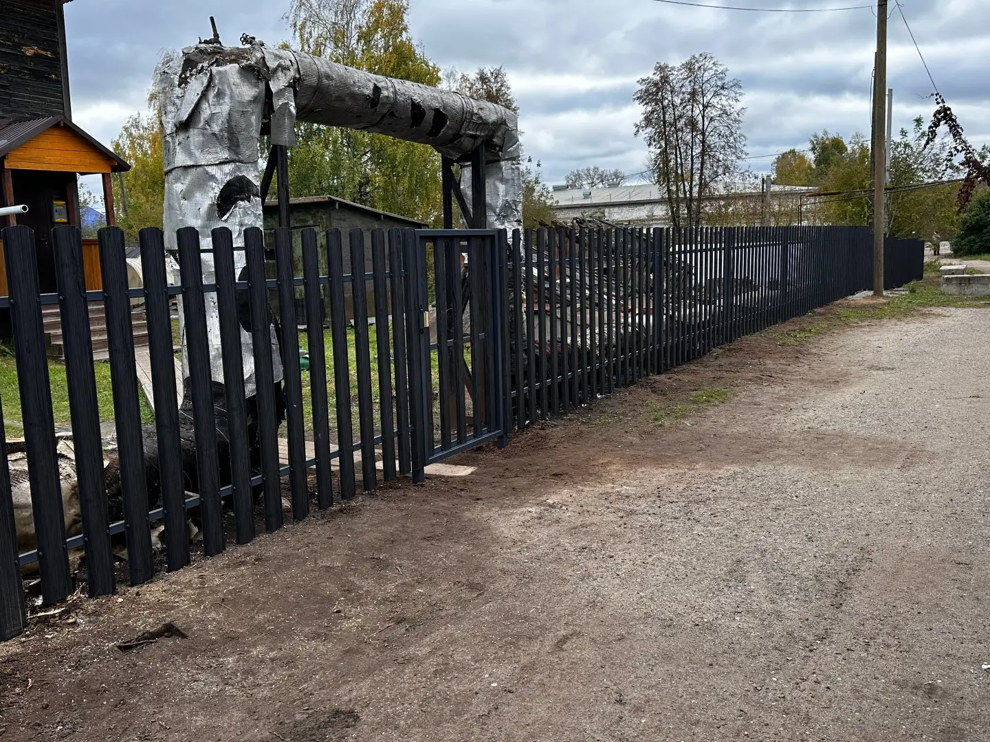 Забор из евроштакетника 63м Черное Дерево 3D Принтек фото 5 в Махачкале