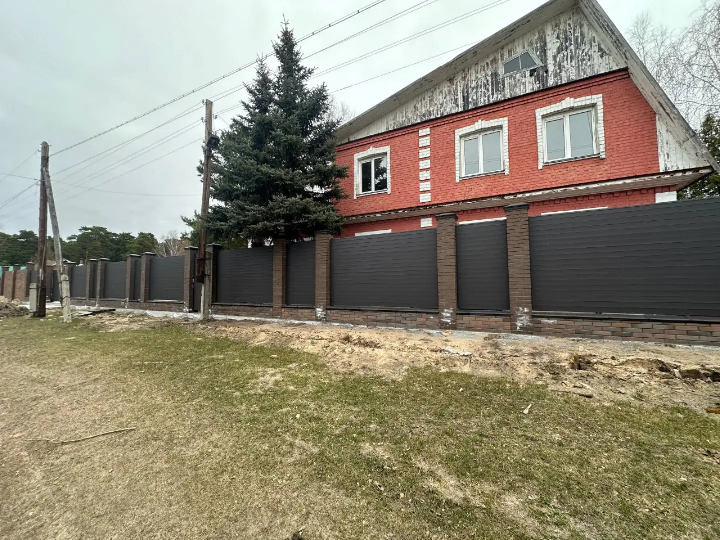 Забор-ранчо из металлического планкена 28м RAL8019 Темный Шоколад МАТТЕ фото 2 в Махачкале