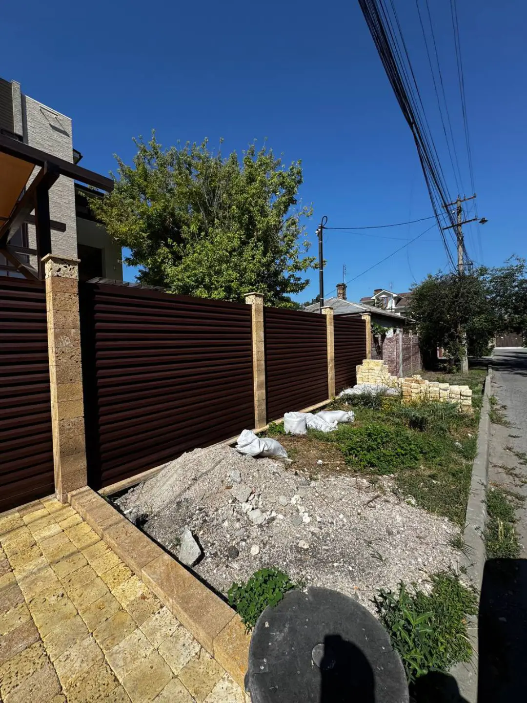 Забор-жалюзи из ламелей Реснички 12м RAL8017 Шоколад МАТТЕ фото 5 в Махачкале